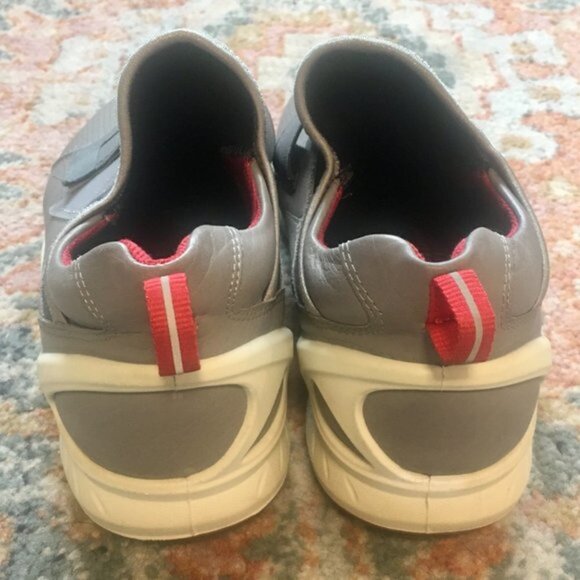 ECCO Men's Unisex Gray Red Trim Athletic Slip-On Sneakers Shoes EU 41 US 8 - Picture 5 of 9
